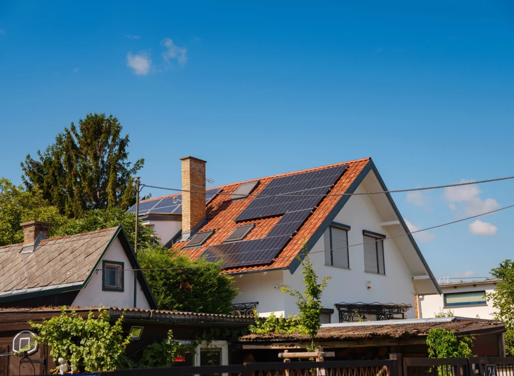 Voiture électrique et panneaux photovoltaïques